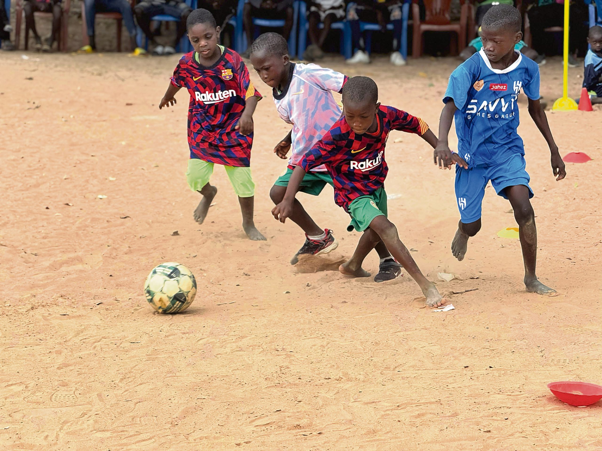 Gepork i Projektami, ajudar amb el futbol els joves del Senegal